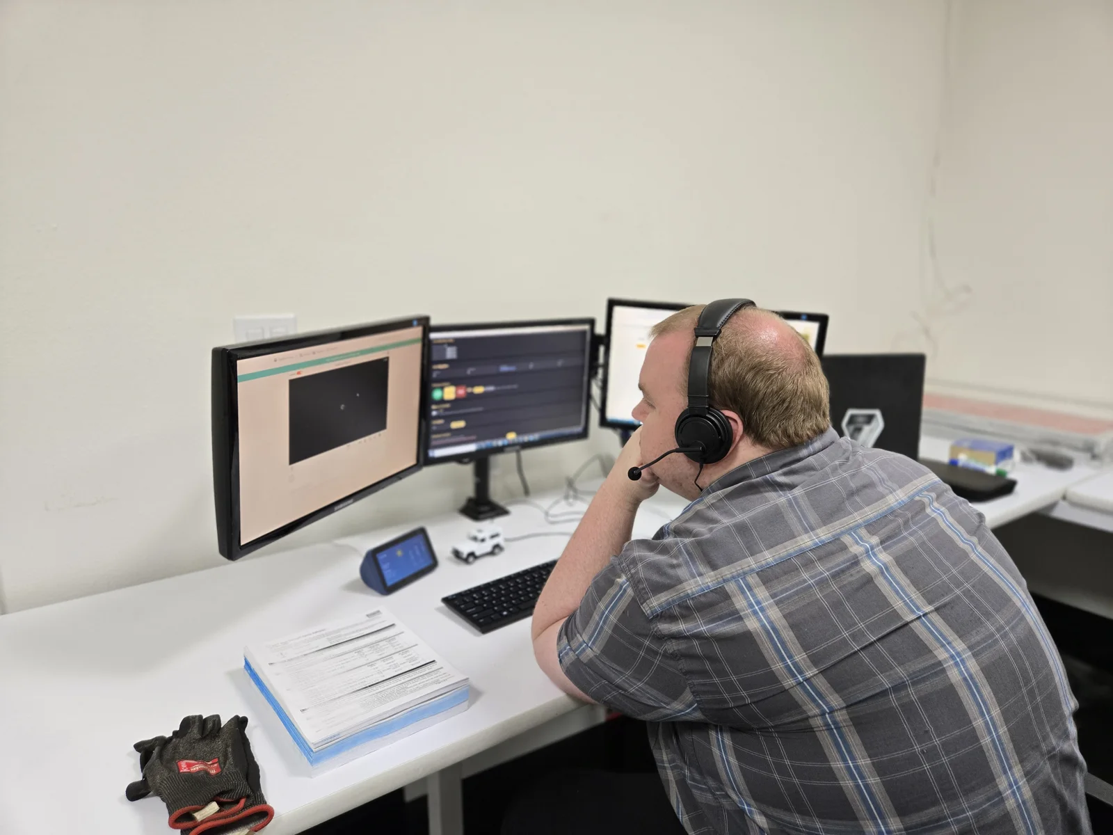 A Trivial team member coordinating project information